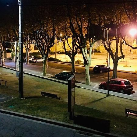 Bleu Lavande - Coquet Appartement Ambiance Village 伊斯特尔 外观 照片