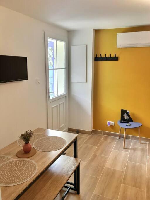 Bleu Lavande - Coquet Appartement Ambiance Village 伊斯特尔 外观 照片